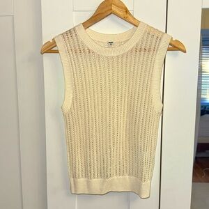 Uniqlo sleeveless Knit Top - Cream
Never Worn - 10/10 condition